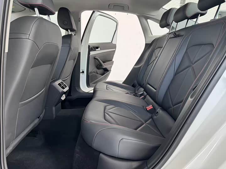 Фото 8 - Volkswagen Lavida