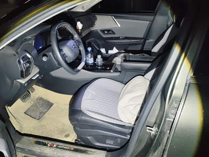 Фото 9 - Citroen C5 X