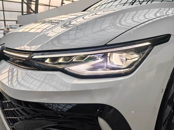 Фото 9 - Volkswagen Golf