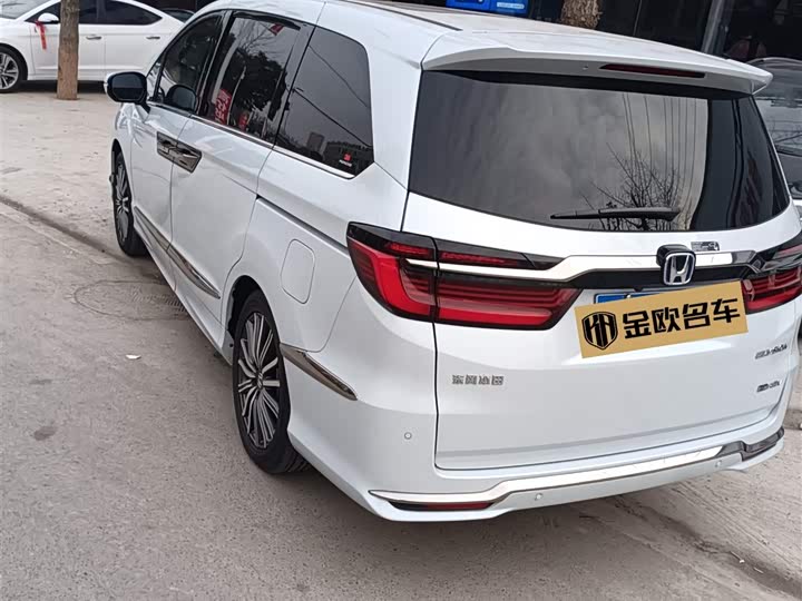 Фото 4 - Honda Elysion