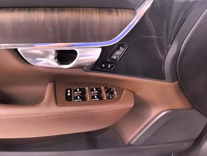 Фото 7 - Volvo S90