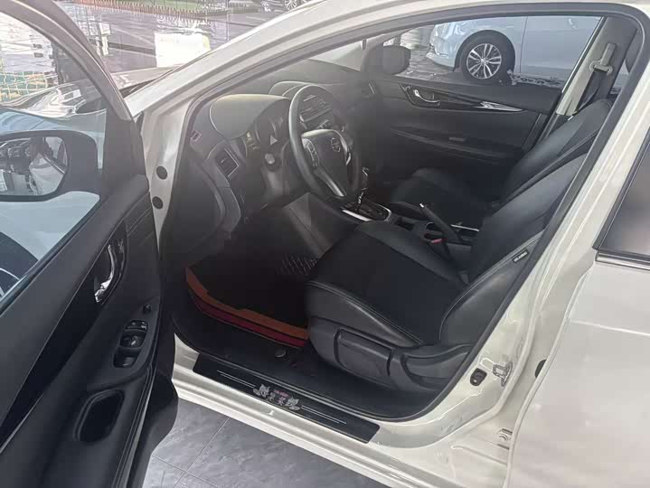 Фото 5 - Nissan Tiida