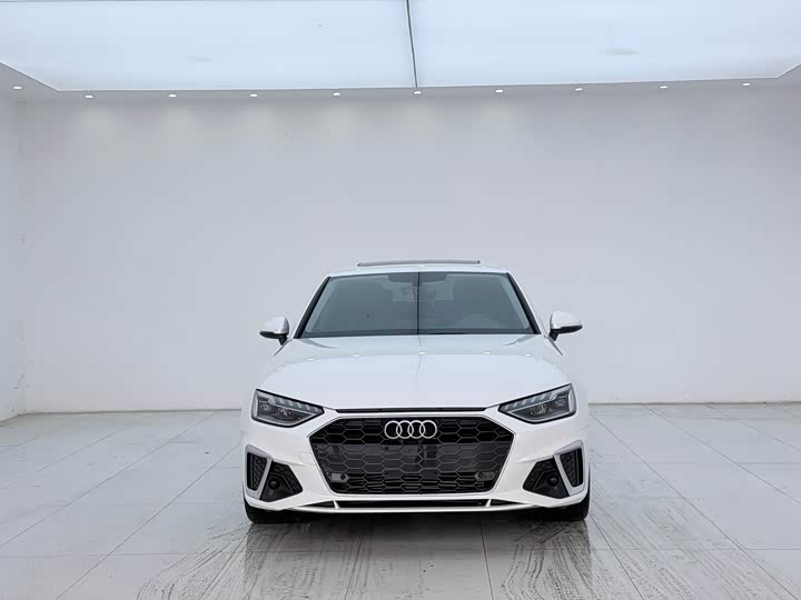 Фото 2 - Audi A4L