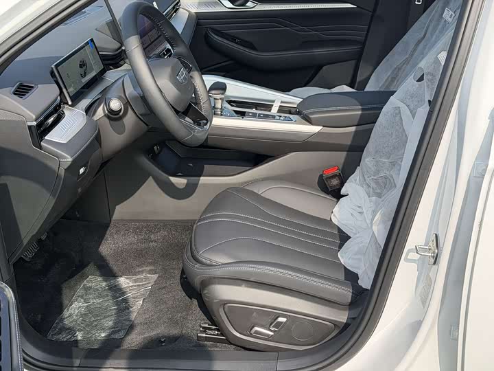 Photo 7 - Geely Preface