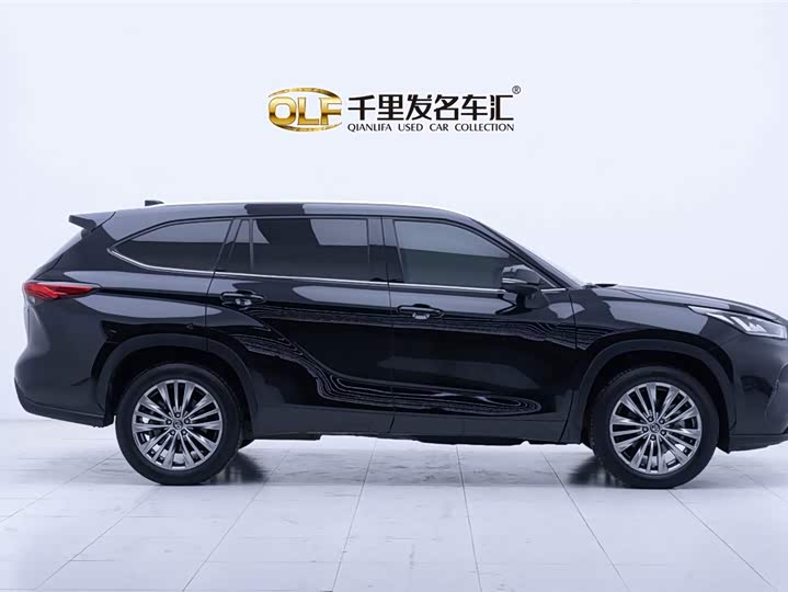 Фото 9 - Toyota Highlander