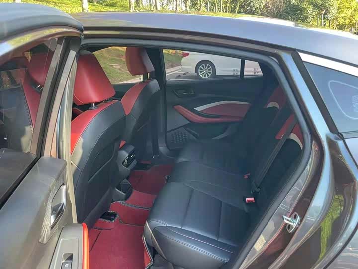 Фото 8 - MG Motor 5