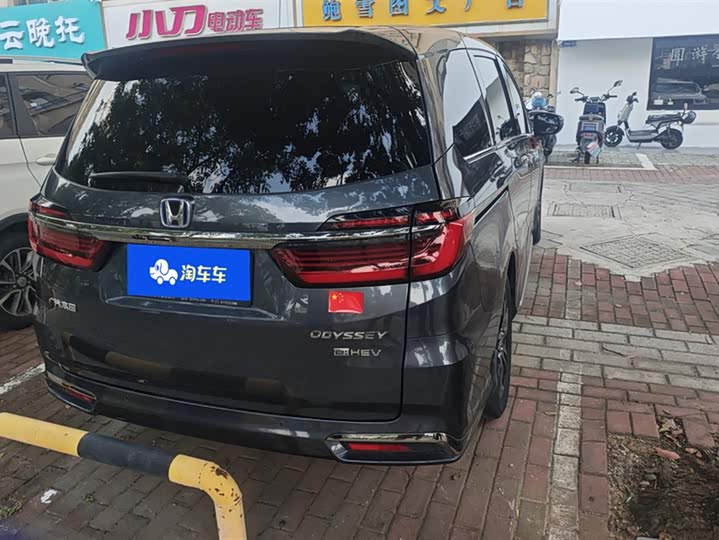 Фото 3 - Honda Odyssey