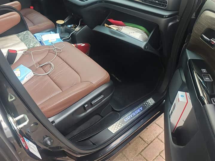 Фото 8 - Honda Odyssey