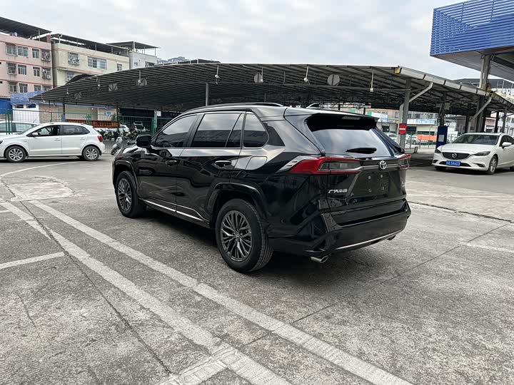 Фото 5 - Toyota Wildlander