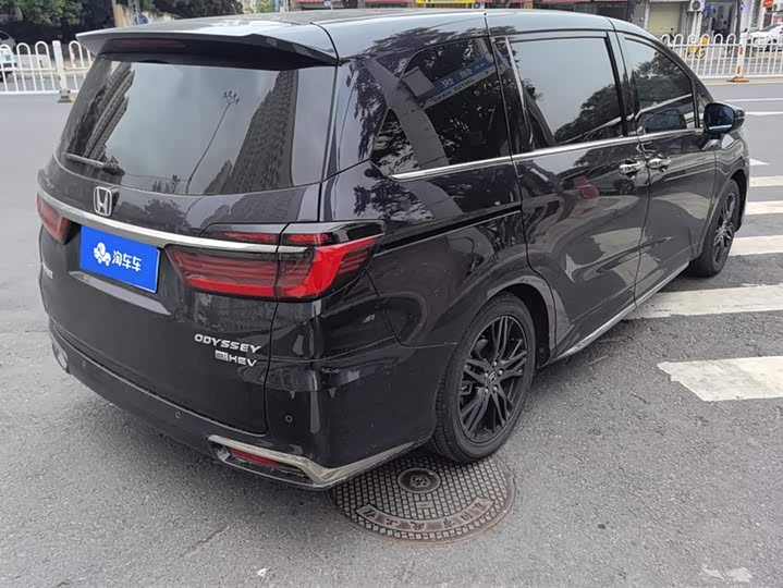 Фото 3 - Honda Odyssey