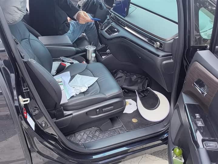 Фото 8 - Honda Odyssey