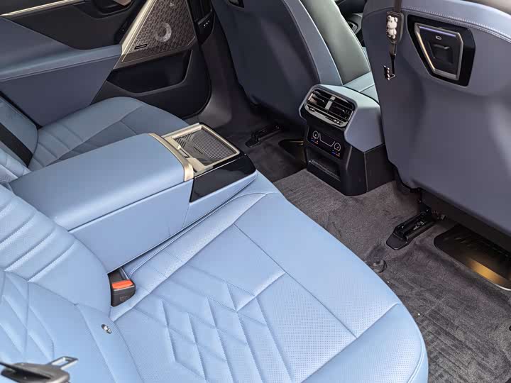 Фото 5 - BMW 5 Series