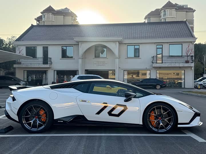 Фото 3 - Lamborghini Huracán
