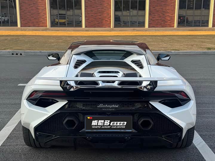 Фото 4 - Lamborghini Huracán