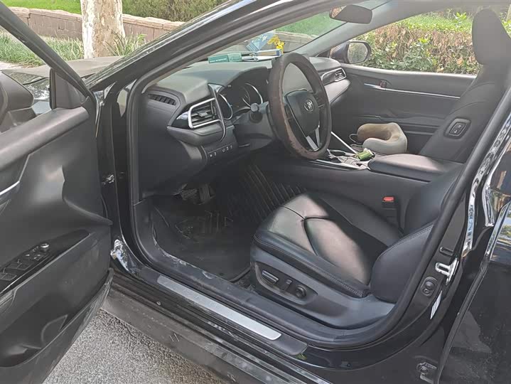 Фото 9 - Toyota Camry