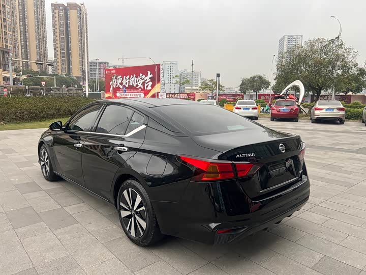 Фото 4 - Nissan Teana