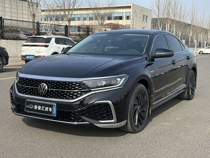 Фото 1 - Volkswagen Passat