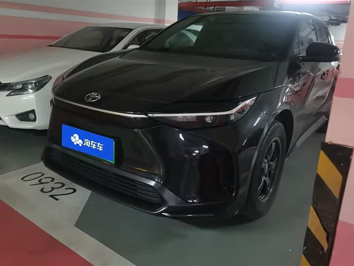 Фото 1 - Toyota bZ4X