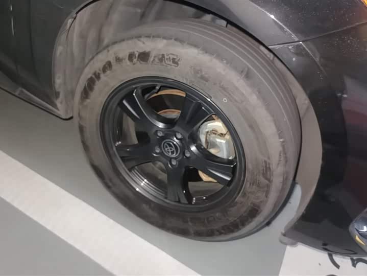 Фото 6 - Toyota bZ4X