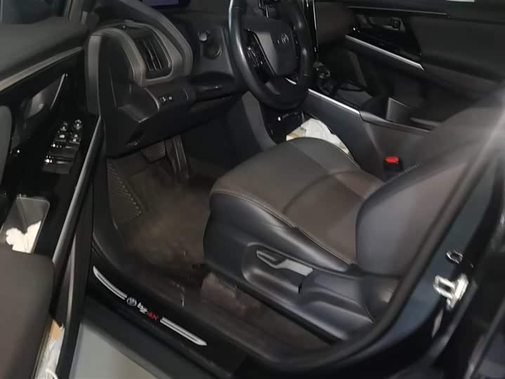 Фото 9 - Toyota bZ4X