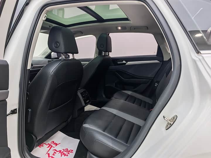 Фото 7 - Volkswagen Sagitar L