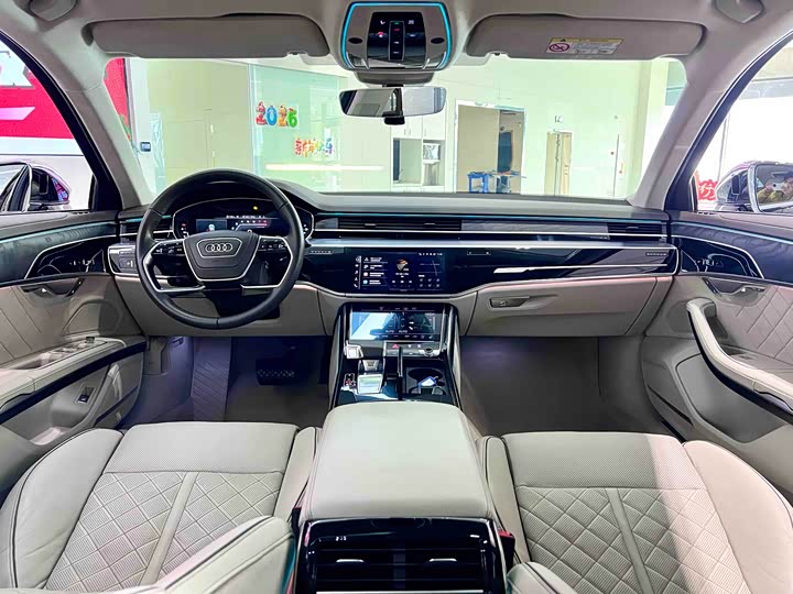 Фото 8 - Audi A8