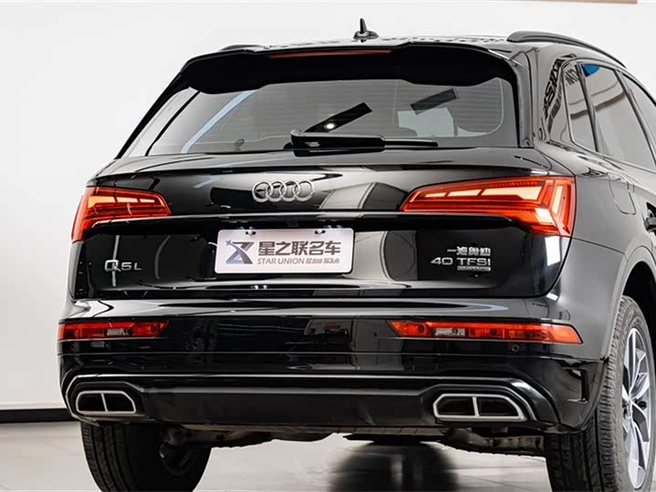 Фото 9 - Audi Q5L