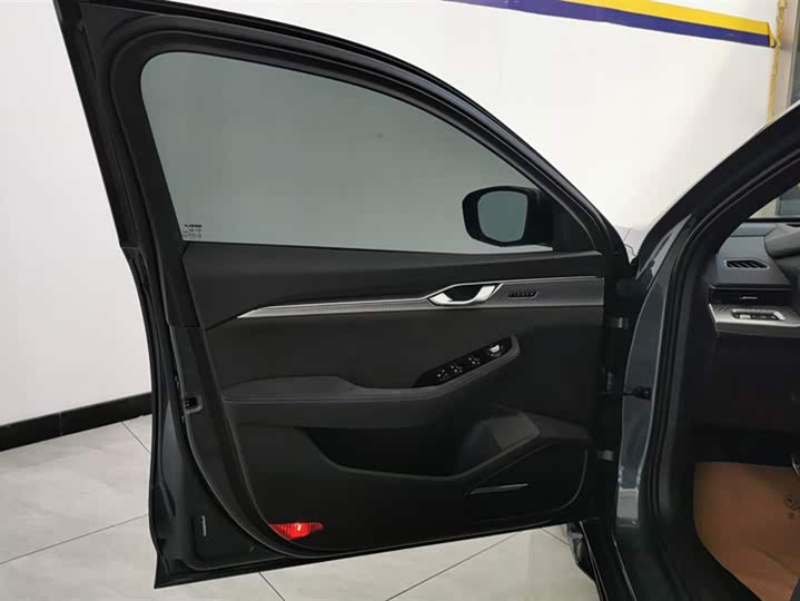 Photo 7 - Geely Preface