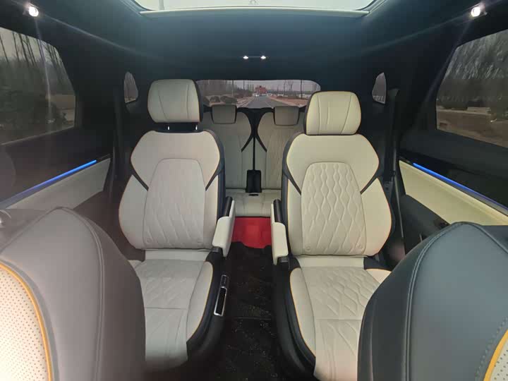 Фото 9 - BYD Tang Hybrid/EV