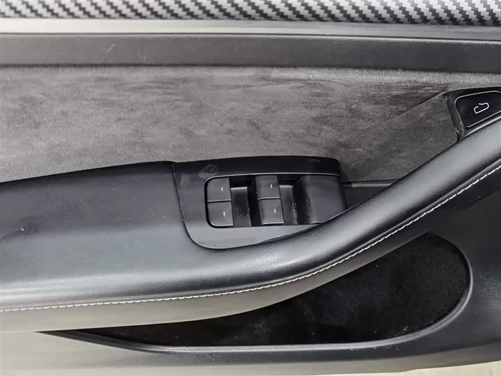 Фото 9 - Tesla Model Y