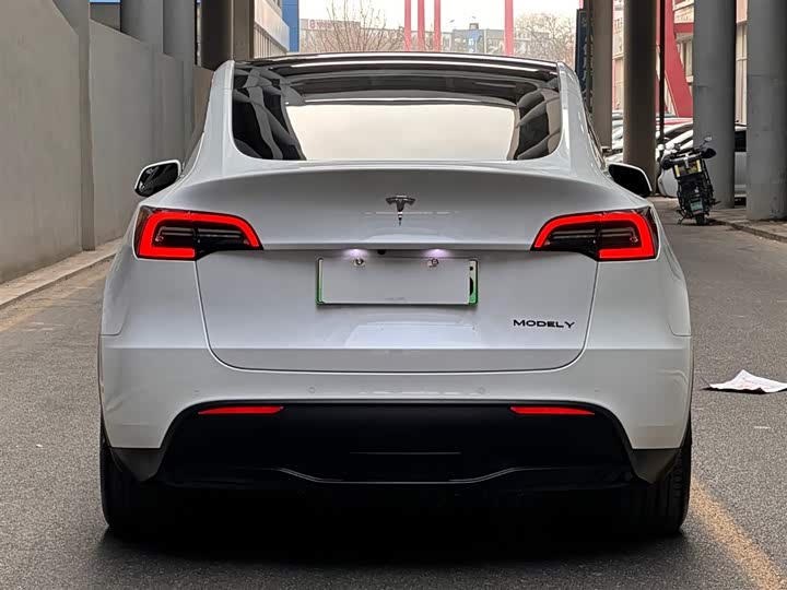 Фото 4 - Tesla Model Y