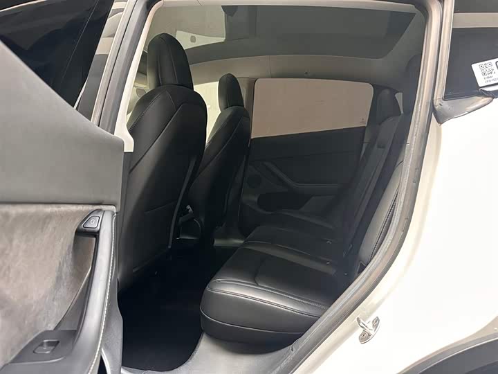 Фото 8 - Tesla Model Y