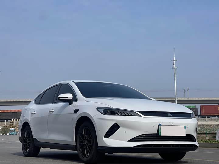 Фото 3 - BYD Qin Plus