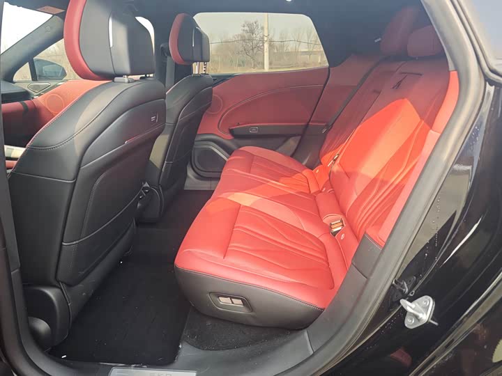 Фото 6 - Zeekr 007 GT