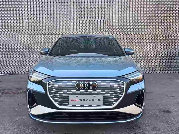 Фото 2 - Audi Q4 e-tron