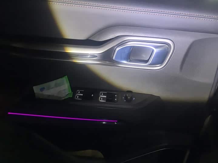 Фото 7 - Geely Okavango