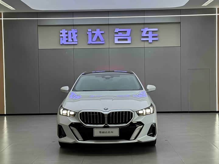 Фото 2 - BMW 5 Series