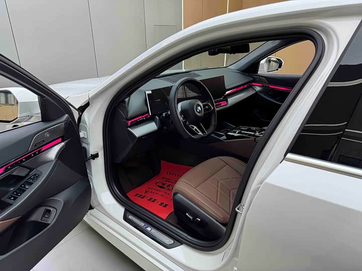 Фото 7 - BMW 5 Series