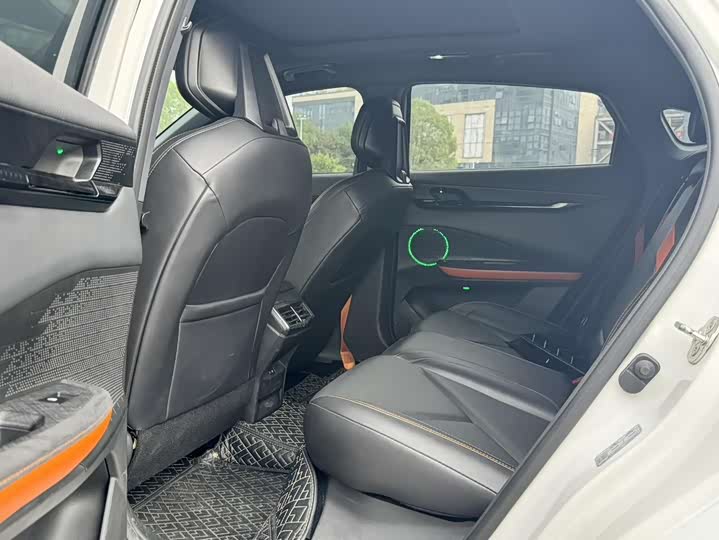 Фото 6 - Changan UNI-V