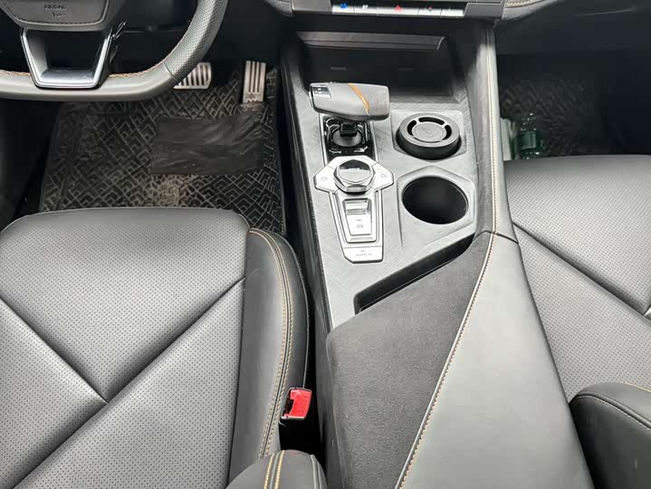 Фото 7 - Changan UNI-V