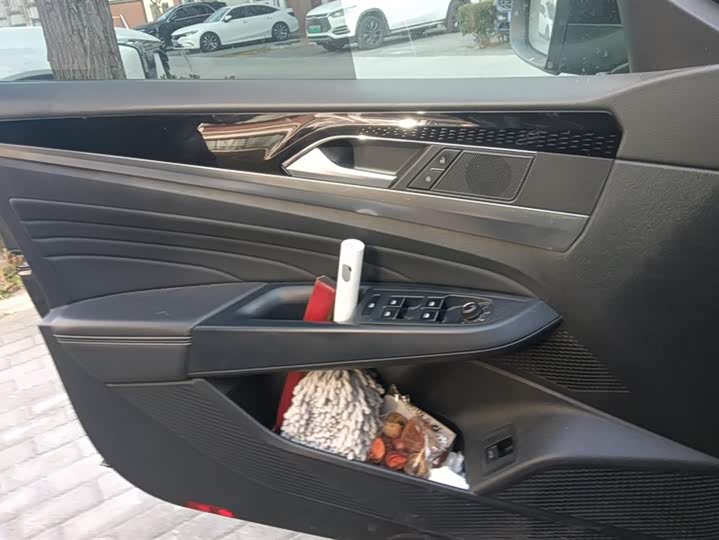 Фото 7 - Volkswagen Passat