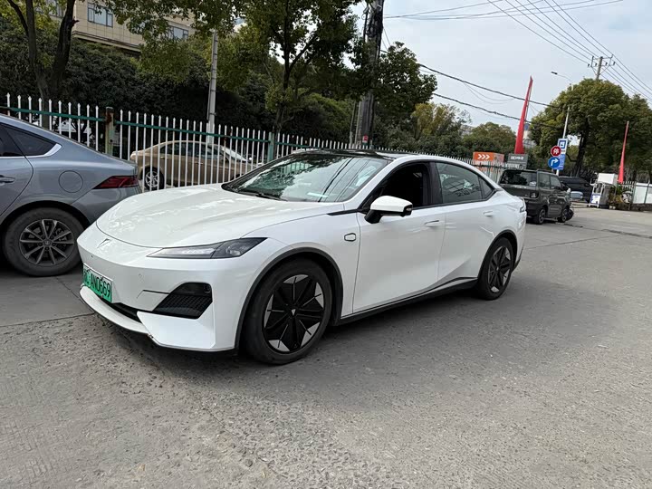 Фото 1 - Changan Deepal SL03