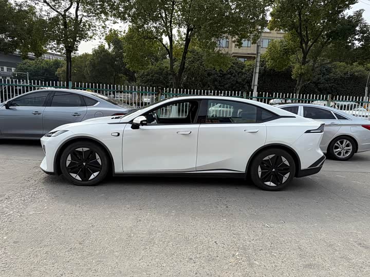 Фото 2 - Changan Deepal SL03