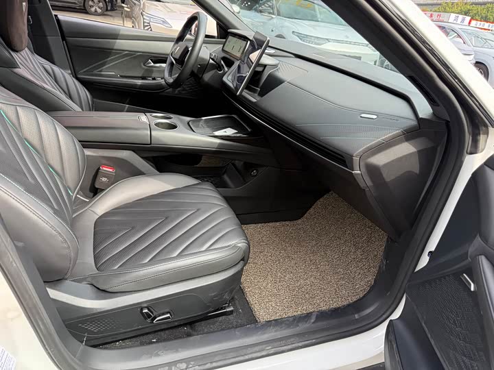 Фото 5 - Changan Deepal SL03