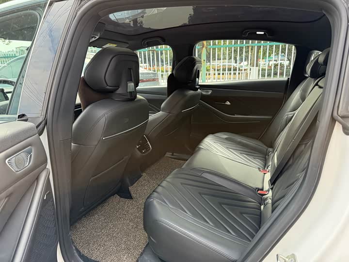 Фото 9 - Changan Deepal SL03