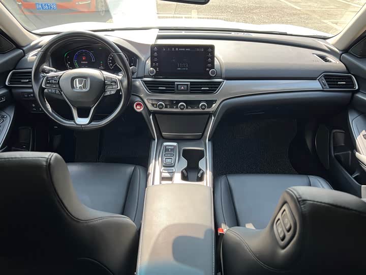 Фото 9 - Honda Accord