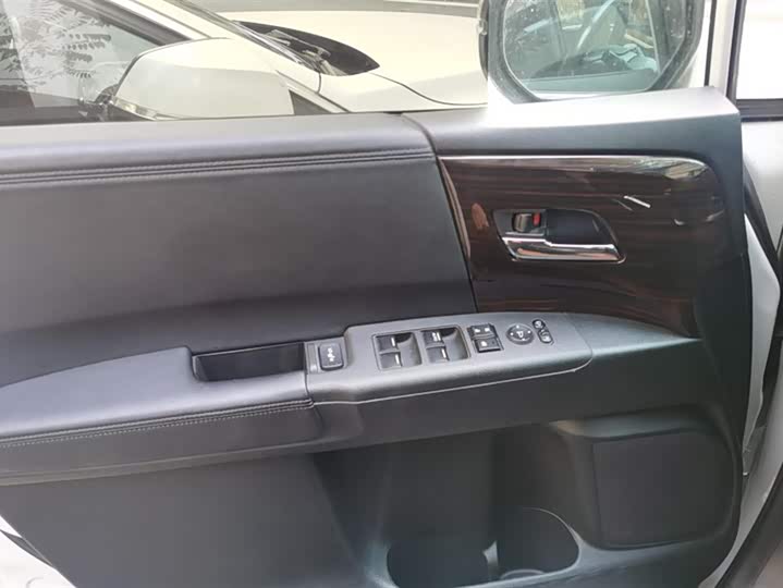 Фото 7 - Honda Odyssey