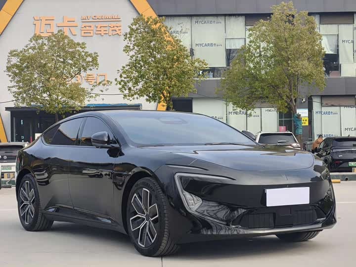 Фото 2 - Avatr 12