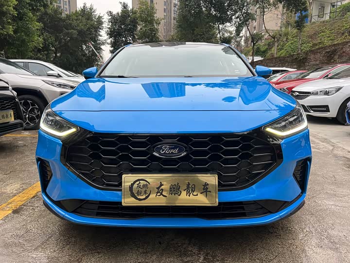 Фото 2 - Ford Focus