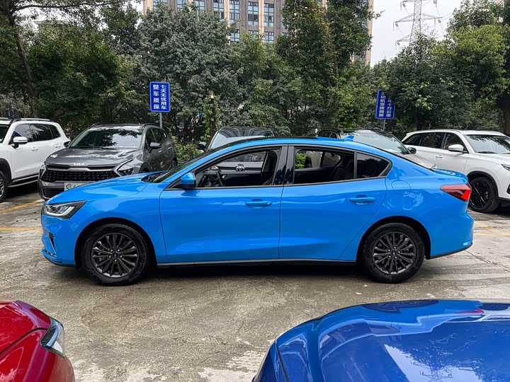 Фото 6 - Ford Focus